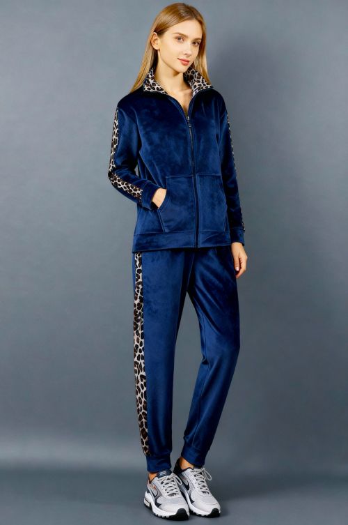 Φόρμα βελουτέ με ανιμαλ λεπτομέρειες στα πλαινά