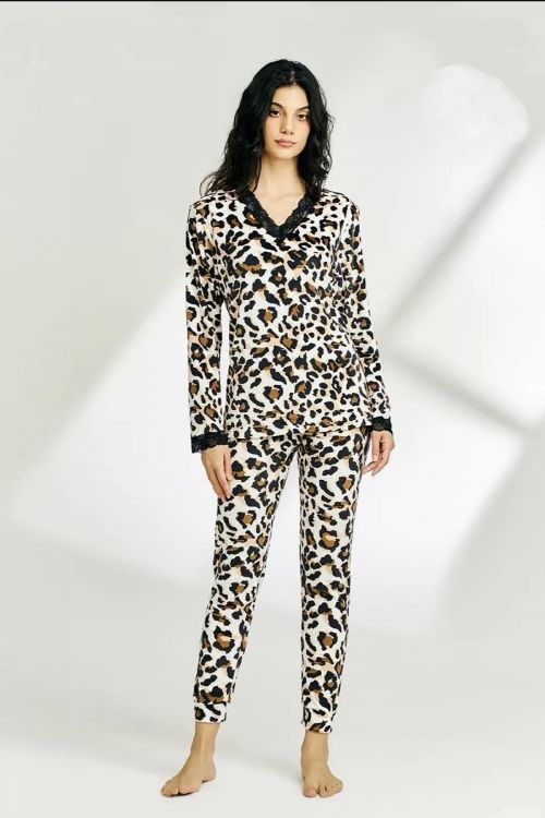 Πυτζάμα σετ με ανιμαλ πριντ σε πολυ λεπτο φλις