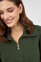 Πυτζάμα φούτερ με φερμουαρ στο τοπ και ίσιο παντελόνι.